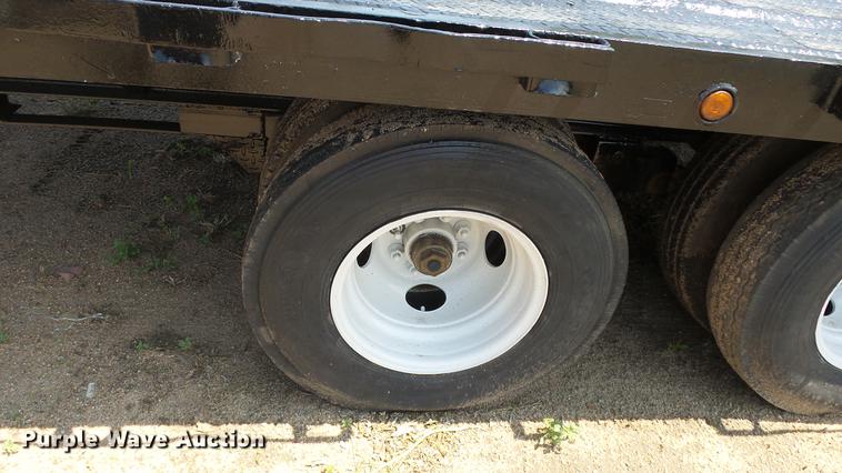 image for item ET9332 2002 PJ equipment trailer