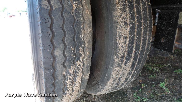 image for item ET9332 2002 PJ equipment trailer