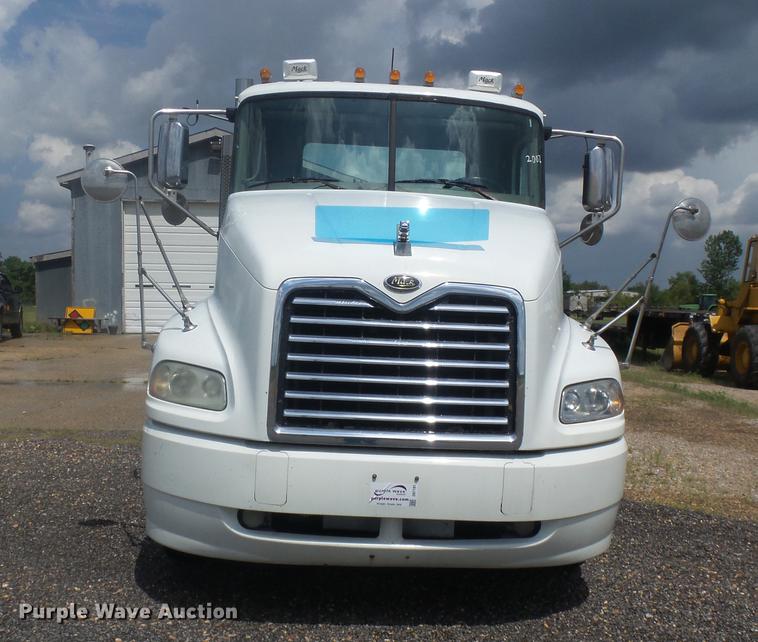 image for item DB7101 2007 Mack Vision CXN613 semi truck