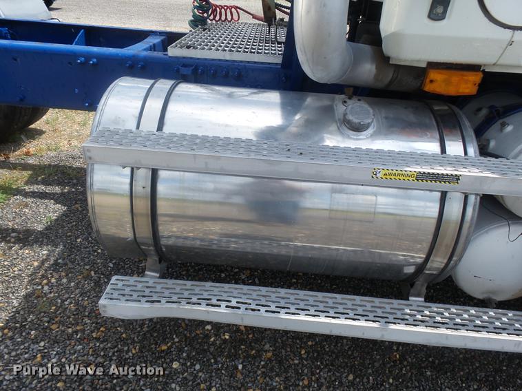 image for item DB7101 2007 Mack Vision CXN613 semi truck