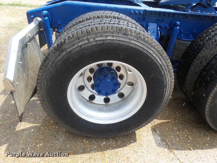 image for item DB7101 2007 Mack Vision CXN613 semi truck