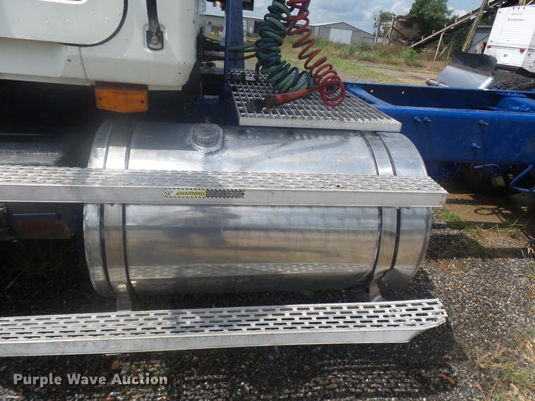 image for item DB7101 2007 Mack Vision CXN613 semi truck