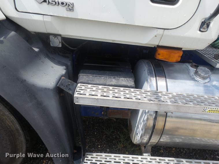 image for item DB7101 2007 Mack Vision CXN613 semi truck