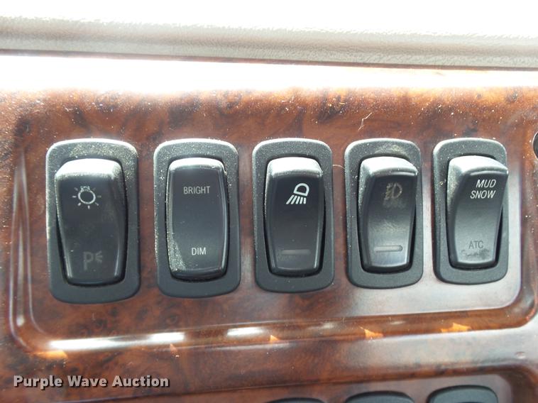 image for item DB7101 2007 Mack Vision CXN613 semi truck