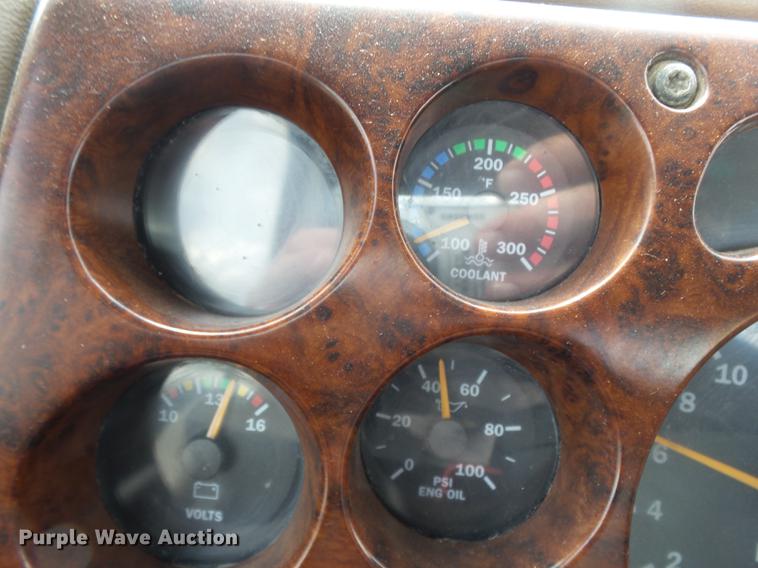 image for item DB7101 2007 Mack Vision CXN613 semi truck