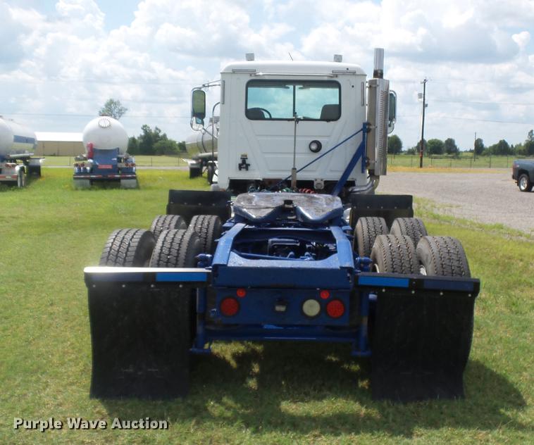 image for item DB7102 2007 Mack Vision CXN613 semi truck