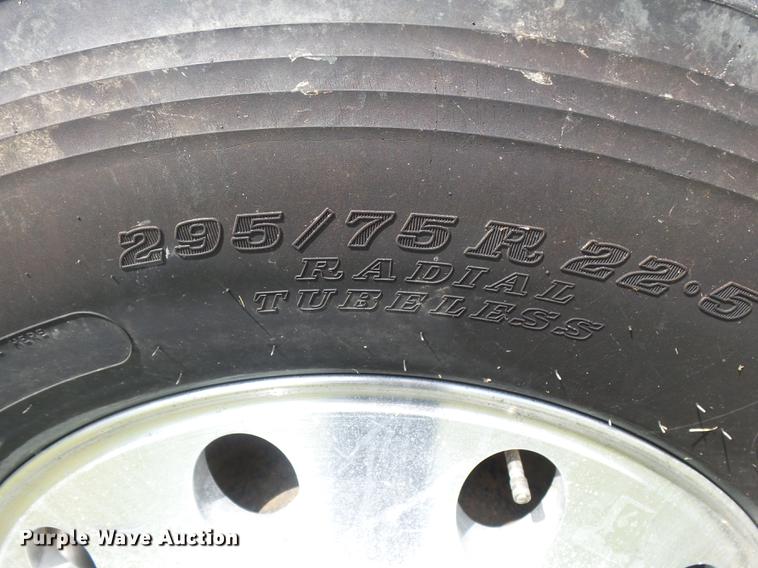 image for item DB7102 2007 Mack Vision CXN613 semi truck