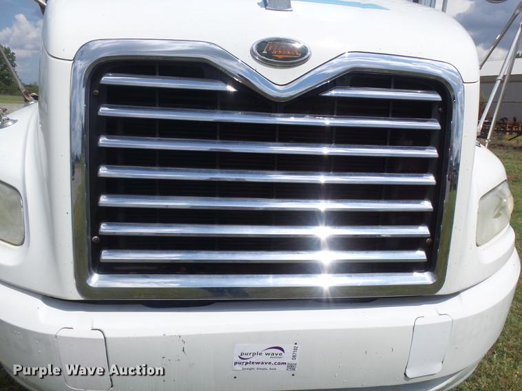 image for item DB7102 2007 Mack Vision CXN613 semi truck