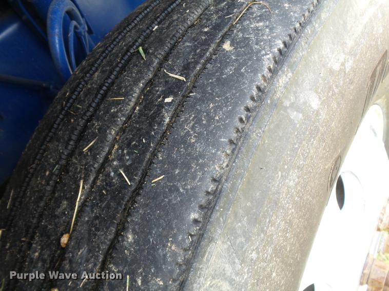 image for item DB7102 2007 Mack Vision CXN613 semi truck