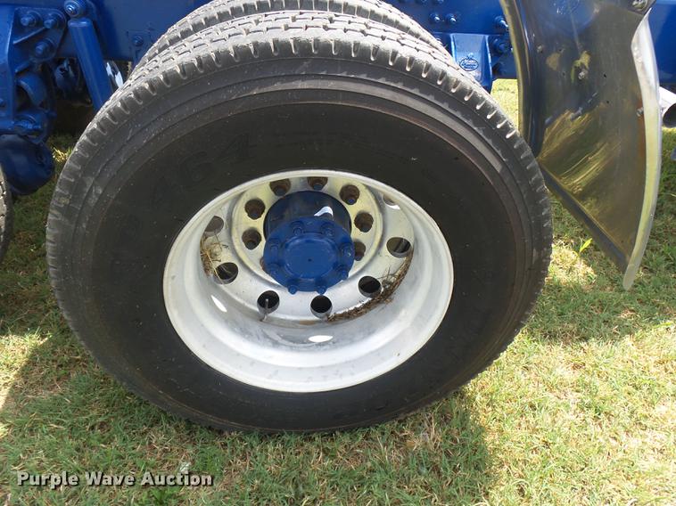 image for item DB7102 2007 Mack Vision CXN613 semi truck