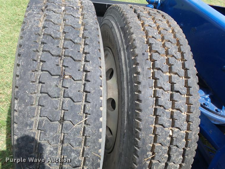 image for item DB7102 2007 Mack Vision CXN613 semi truck