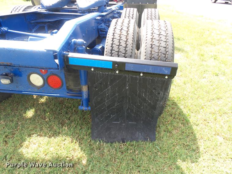 image for item DB7102 2007 Mack Vision CXN613 semi truck