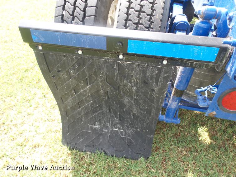 image for item DB7102 2007 Mack Vision CXN613 semi truck