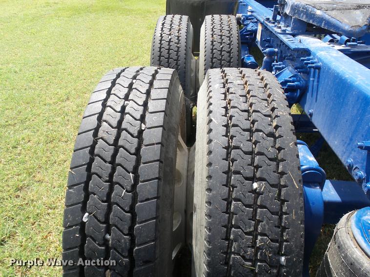 image for item DB7102 2007 Mack Vision CXN613 semi truck