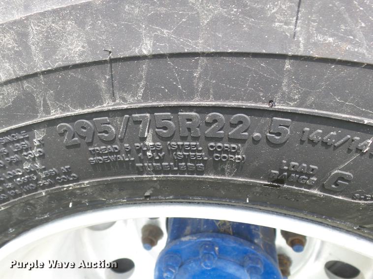 image for item DB7102 2007 Mack Vision CXN613 semi truck