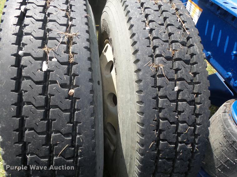 image for item DB7102 2007 Mack Vision CXN613 semi truck