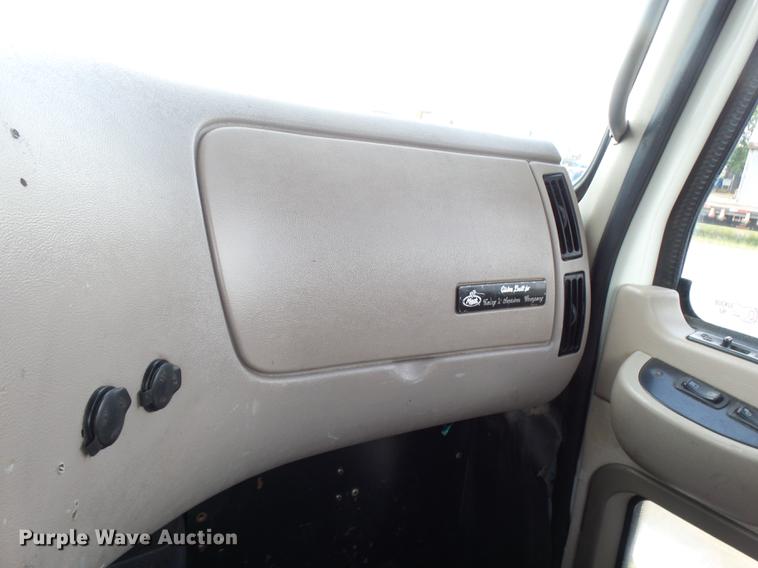 image for item DB7102 2007 Mack Vision CXN613 semi truck