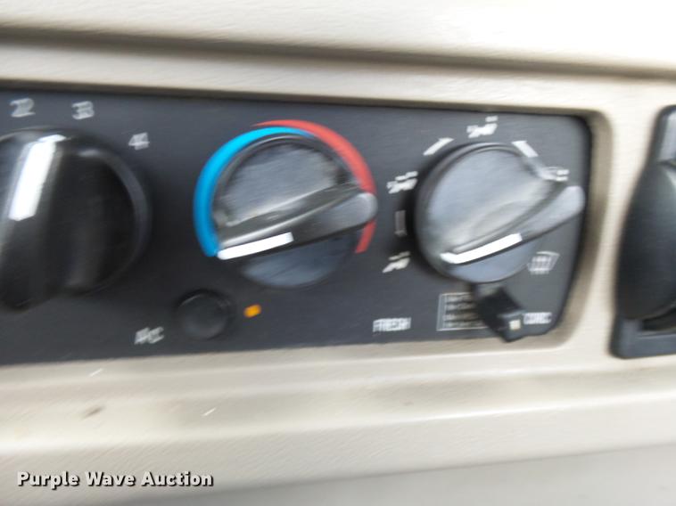 image for item DB7102 2007 Mack Vision CXN613 semi truck