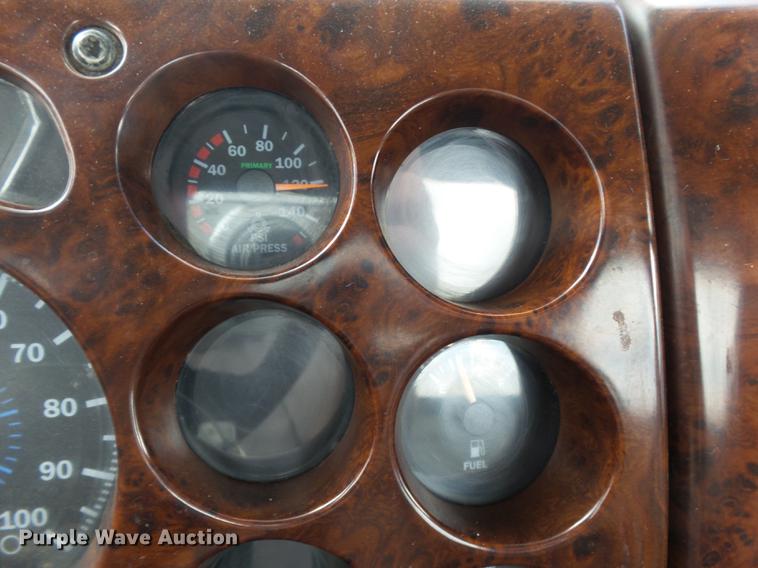 image for item DB7102 2007 Mack Vision CXN613 semi truck