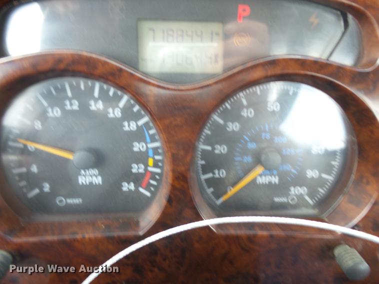 image for item DB7102 2007 Mack Vision CXN613 semi truck