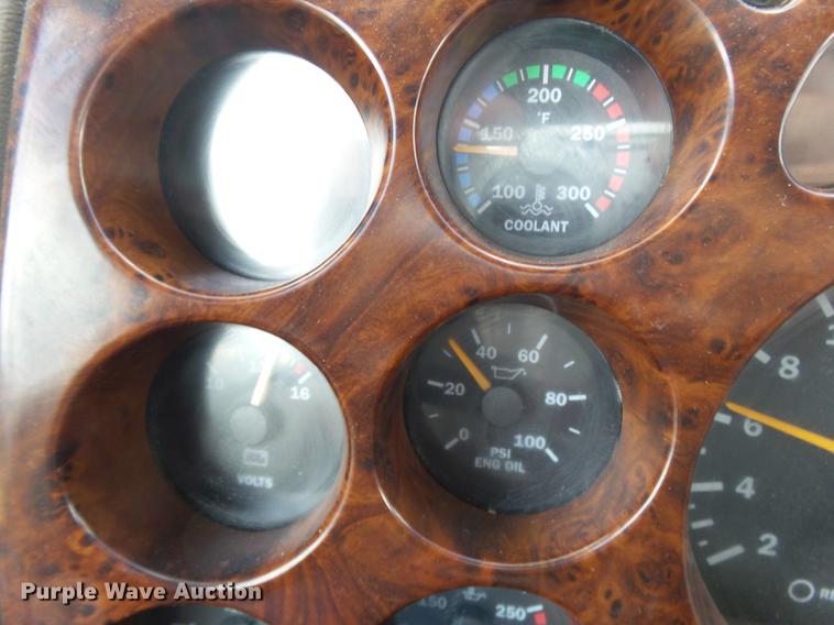 image for item DB7102 2007 Mack Vision CXN613 semi truck