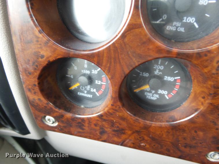 image for item DB7102 2007 Mack Vision CXN613 semi truck