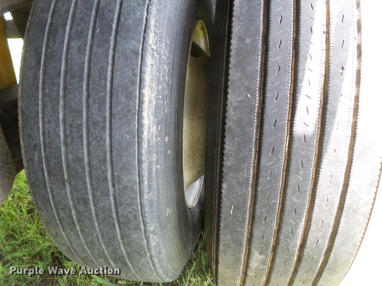 image for item DB7103 1996 Utility FS2CHAE flatbed trailer