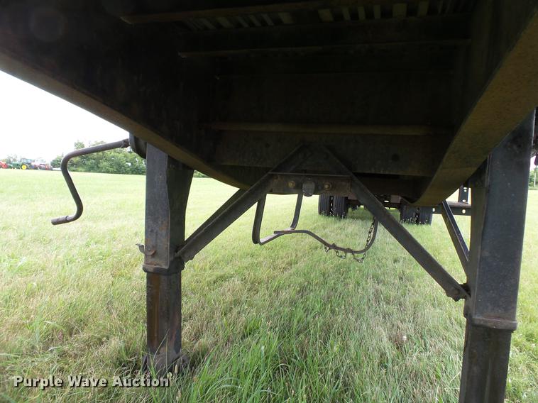 image for item DB7103 1996 Utility FS2CHAE flatbed trailer