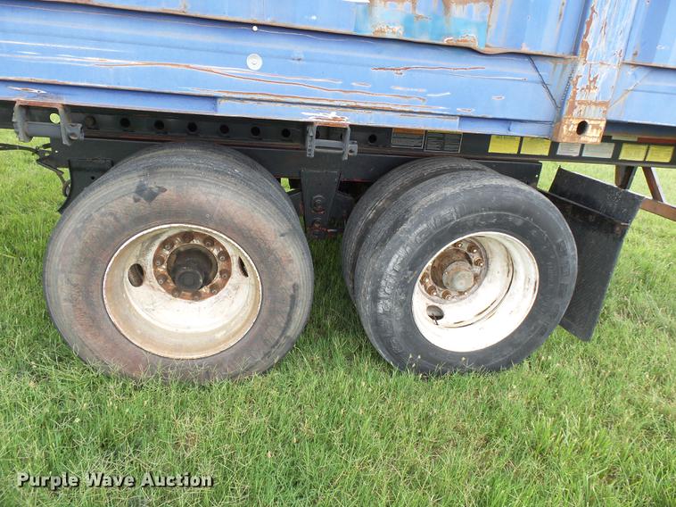 image for item DB7104 1995 Stoughton EC03GN-48/53T-S debris trailer