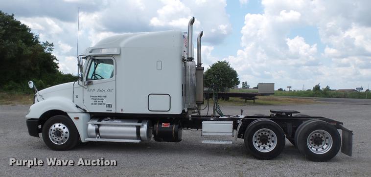 image for item DB7105 2005 Freightliner Columbia semi truck