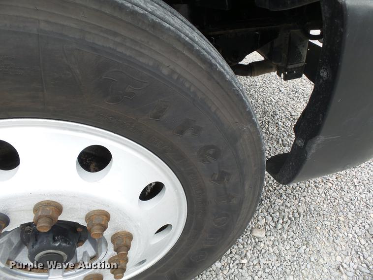 image for item DB7105 2005 Freightliner Columbia semi truck