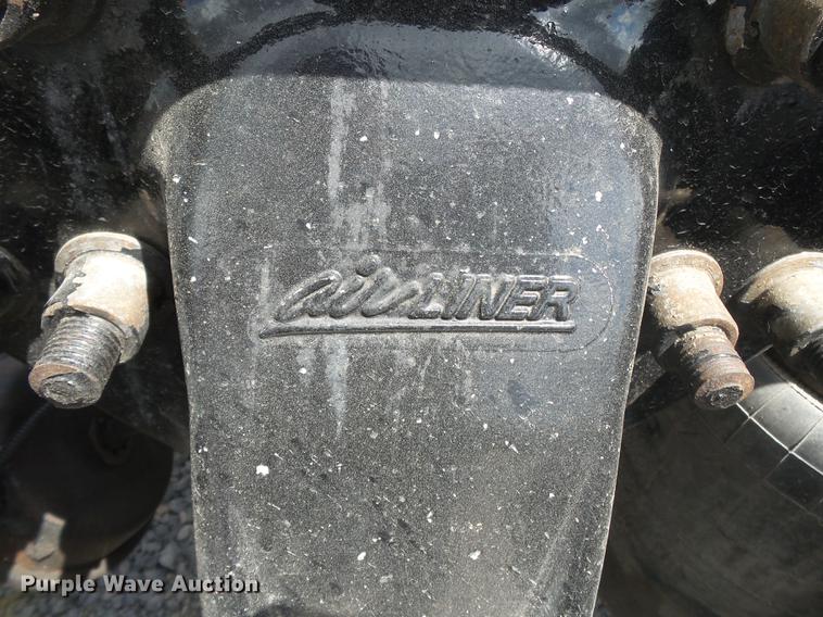 image for item DB7105 2005 Freightliner Columbia semi truck