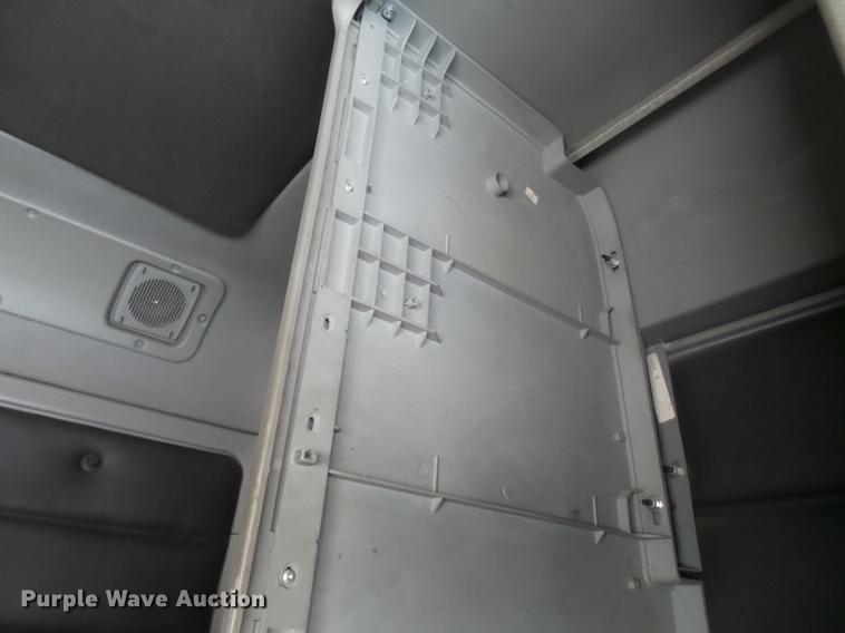 image for item DB7105 2005 Freightliner Columbia semi truck