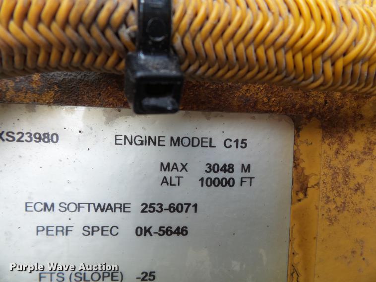 image for item DB7105 2005 Freightliner Columbia semi truck