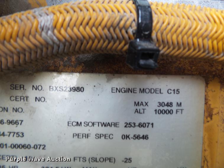 image for item DB7105 2005 Freightliner Columbia semi truck