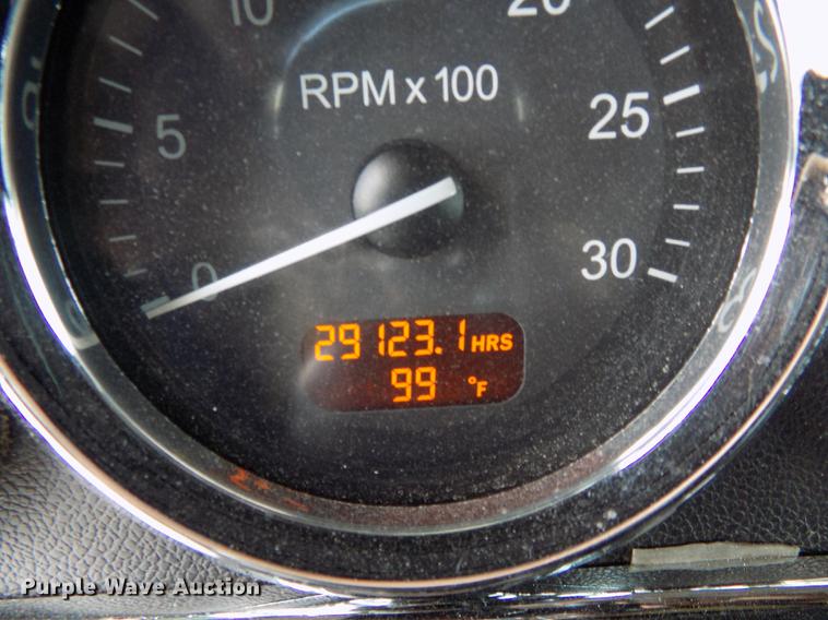 image for item DB8678 2011 Peterbilt 386 semi truck