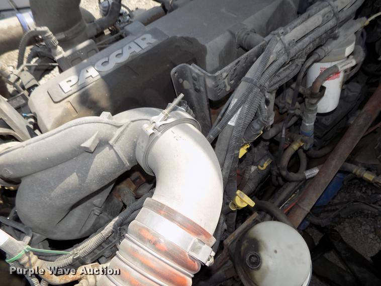 image for item DB8678 2011 Peterbilt 386 semi truck