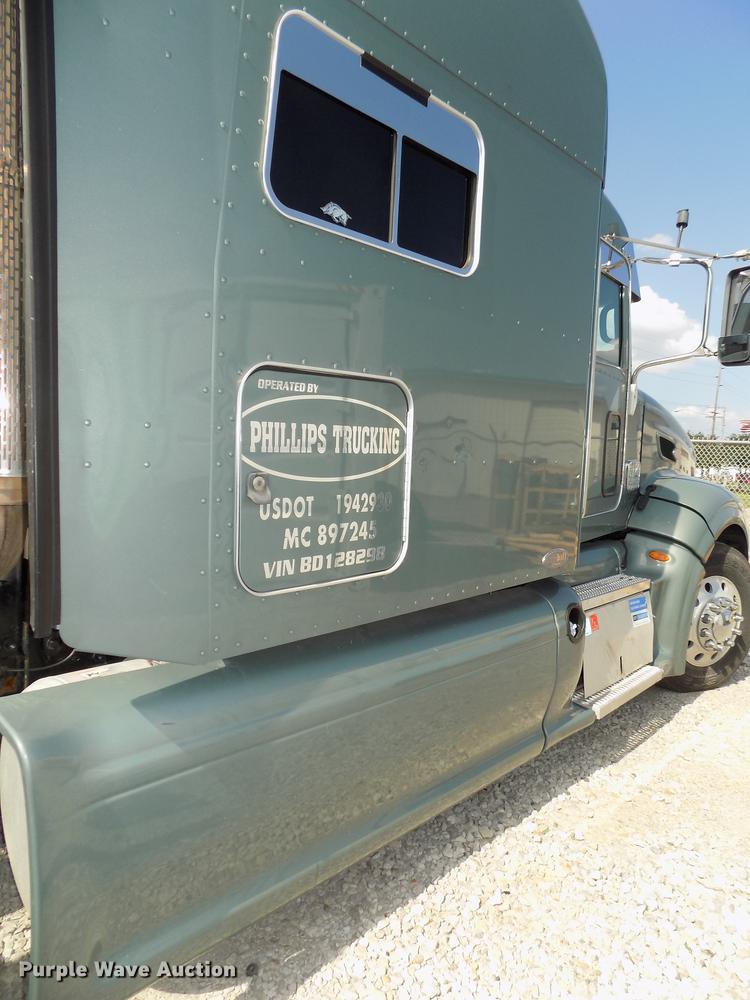 image for item DB8678 2011 Peterbilt 386 semi truck