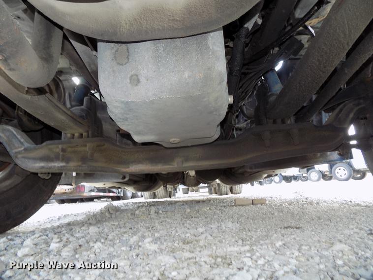 image for item DB8678 2011 Peterbilt 386 semi truck