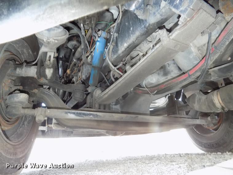 image for item DB8678 2011 Peterbilt 386 semi truck