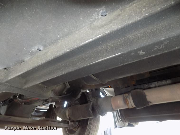 image for item DB8678 2011 Peterbilt 386 semi truck