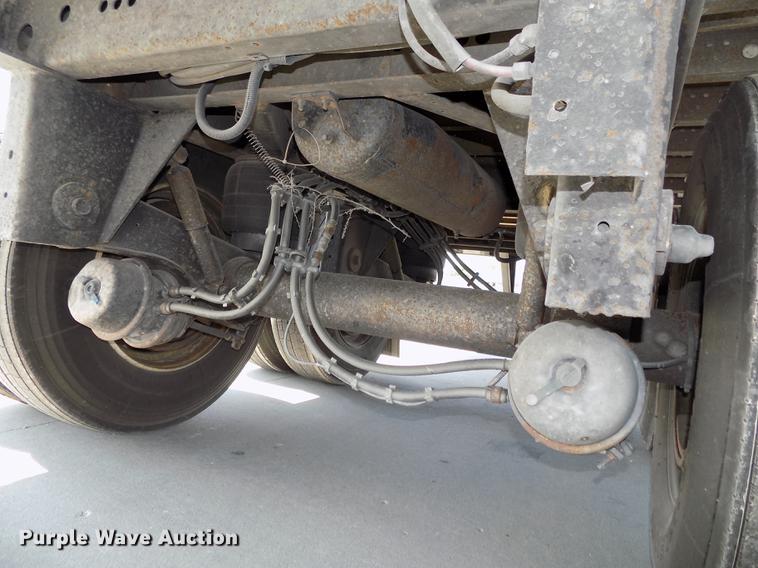 image for item DB8679 2007 Utility 3000R refrigerated van trailer