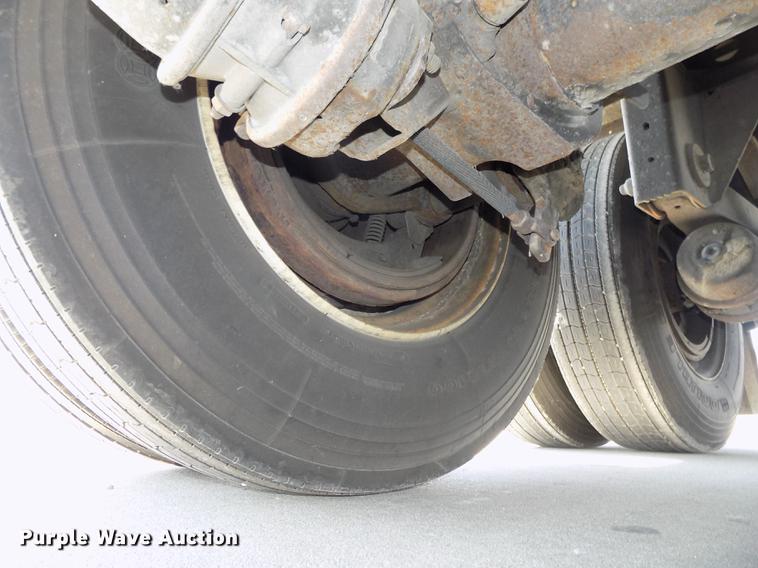 image for item DB8679 2007 Utility 3000R refrigerated van trailer