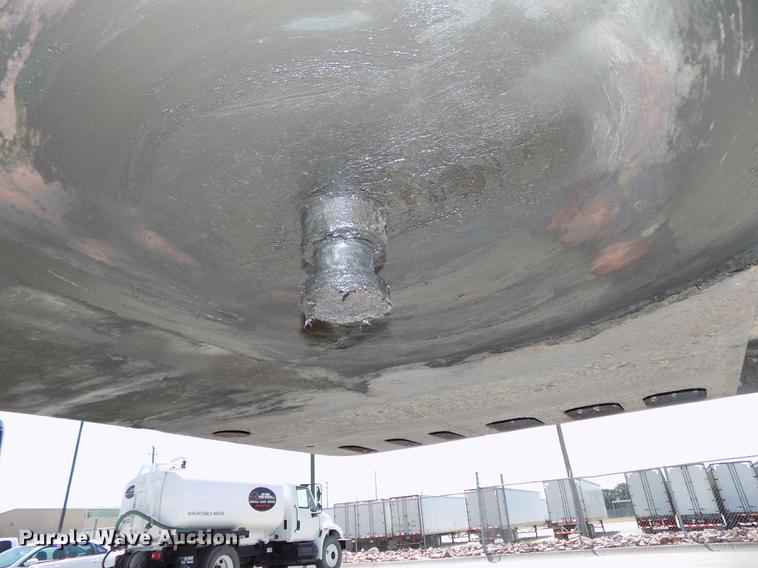 image for item DB8679 2007 Utility 3000R refrigerated van trailer