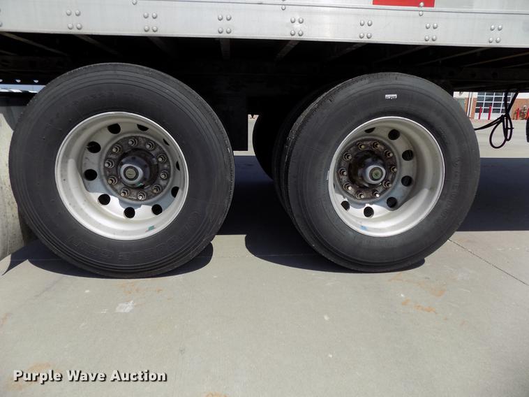 image for item DB8679 2007 Utility 3000R refrigerated van trailer