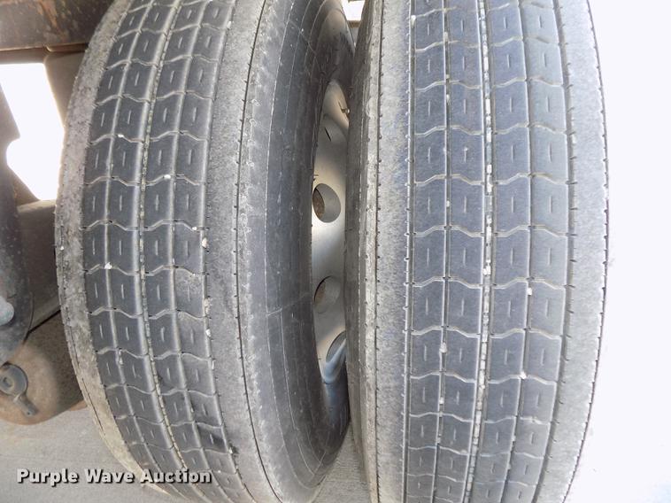 image for item DB8679 2007 Utility 3000R refrigerated van trailer