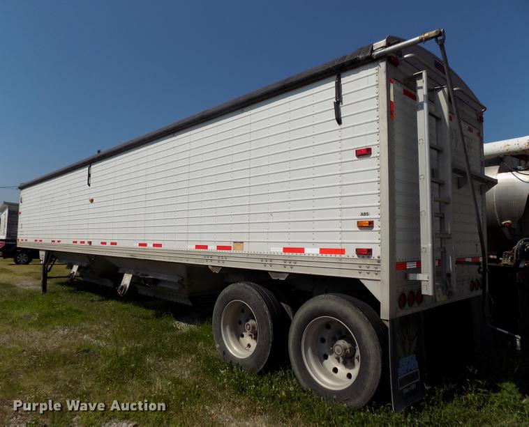 image for item DB8681 2010 Timpte Super Hopper double hopper bottom grain trailer