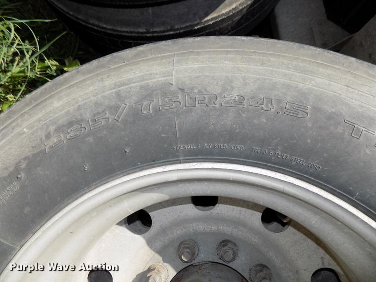 image for item DB8681 2010 Timpte Super Hopper double hopper bottom grain trailer