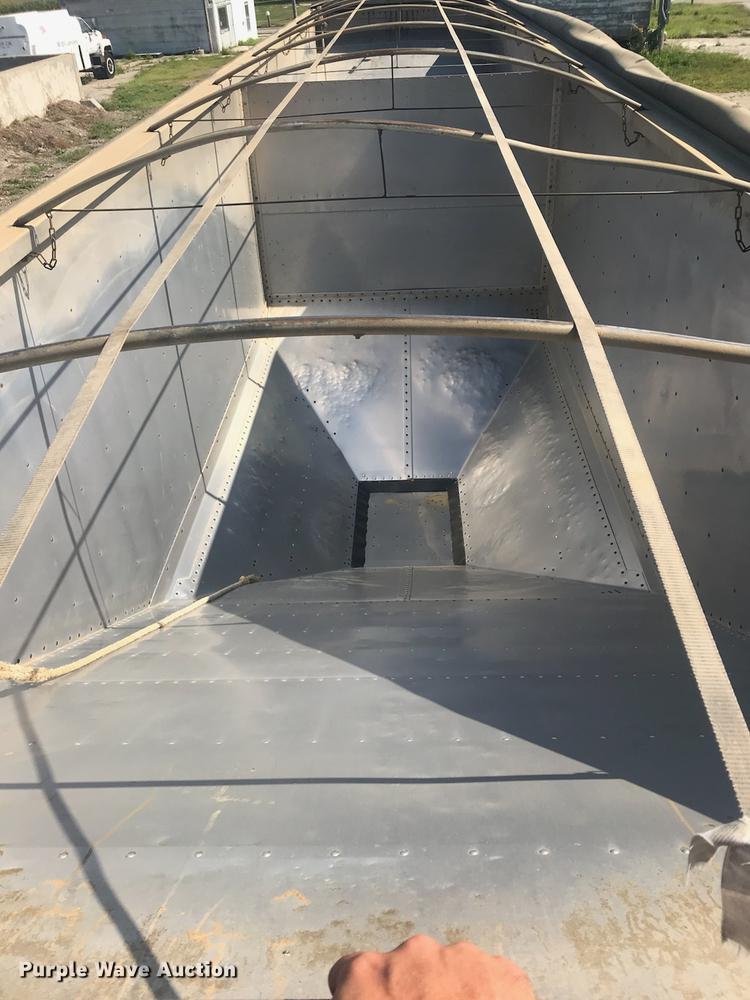 image for item DB8681 2010 Timpte Super Hopper double hopper bottom grain trailer