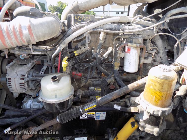 image for item DB8682 2013 Peterbilt 386 semi truck